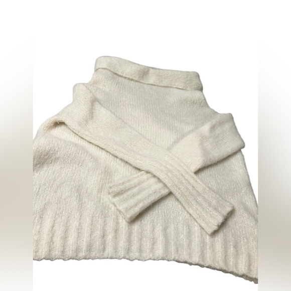 Vince Alpaca Elegant Minimalist Cowl Neckline Ivory White Women’s Size Large - Picture 5 of 12